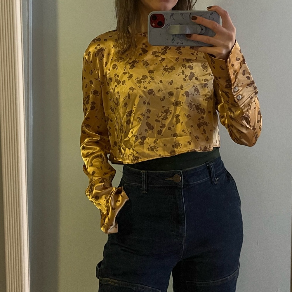 3/$20 🌟 Orange Floral Cropped Blouse